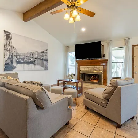Villa Private Retreat Shady Oak Backyard, Petfriendly