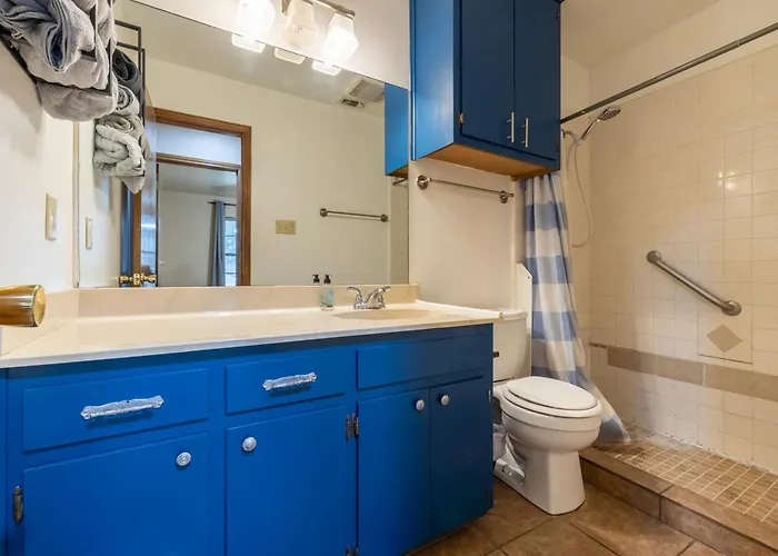Private Retreat Shady Oak Backyard, Petfriendly Сasa de vacaciones *
