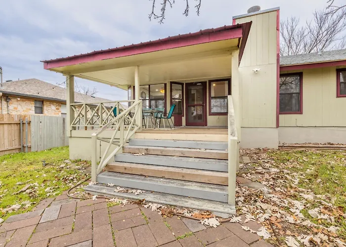 Сasa de vacaciones Private Retreat Shady Oak Backyard, Petfriendly Round Rock