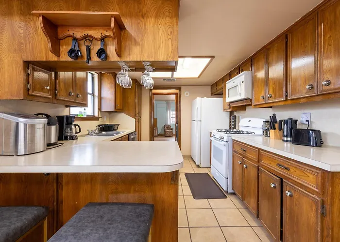 Private Retreat Shady Oak Backyard, Petfriendly Сasa de vacaciones Round Rock