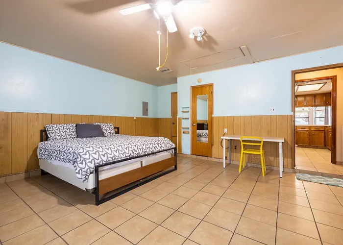 Private Retreat Shady Oak Backyard, Petfriendly Сasa de vacaciones Round Rock
